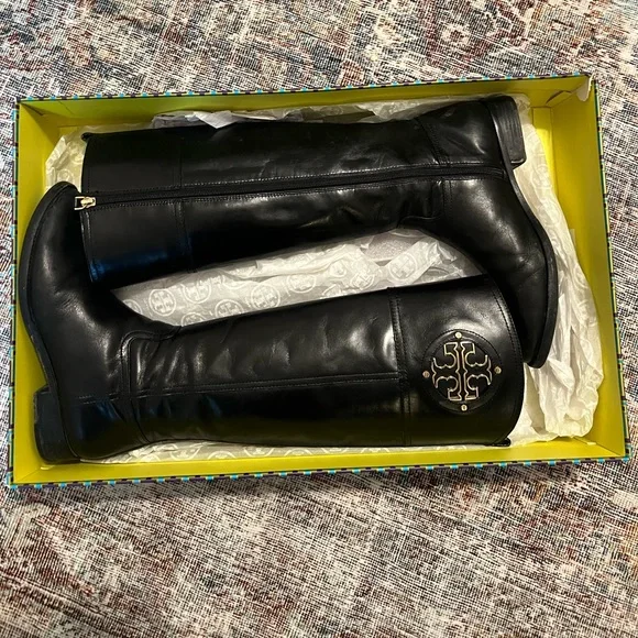 Tory burch boots poshmark on sale